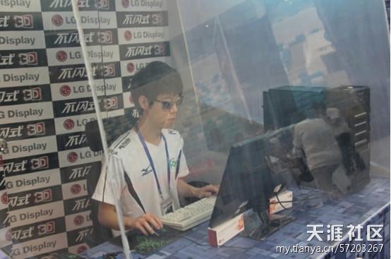 戴3D眼镜玩3D版游戏感觉超棒-第1张图片-亚星国际官网