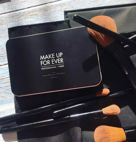 MAKE UP FOR EVER圣诞限量版眼颊盘|这个冬天有些冷<strongalt=