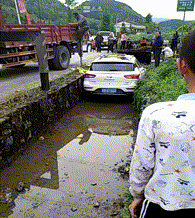 非牛顿桌面壁纸苹果版:搞笑GIF：这下火了，全村人都知道我买车了