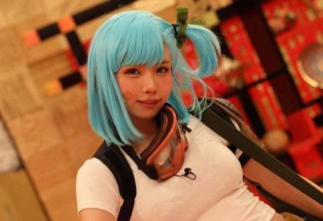 苹果琪琪看手机版
:《龙珠》“真人版”cosplay：布尔玛变胖了，孙悟空非常可爱