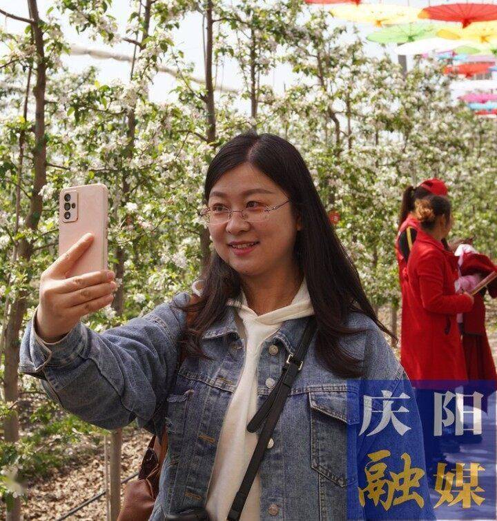 花污直播苹果版:以“花”为媒 借“花”发展——“花满宁州”田园文化艺术旅游节暨“春游庆阳”旅游活动侧记-第5张图片-亚星国际官网