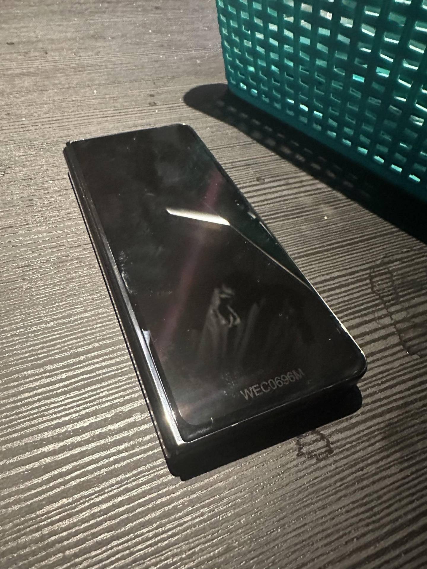 三星p手机:三星 Galaxy Z Fold5 可折叠手机真机照再曝光-第3张图片-亚星国际官网