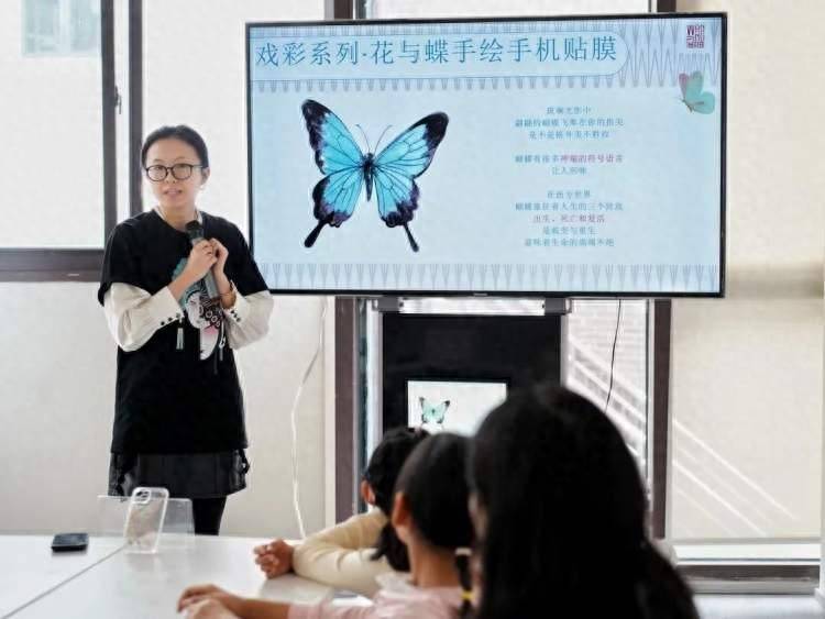来这里DIY手机壳上的“蝶恋花”→-第1张图片-亚星国际官网