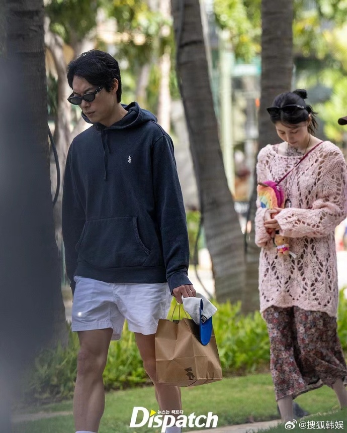 艺恩手机版lookbook室内现场换装